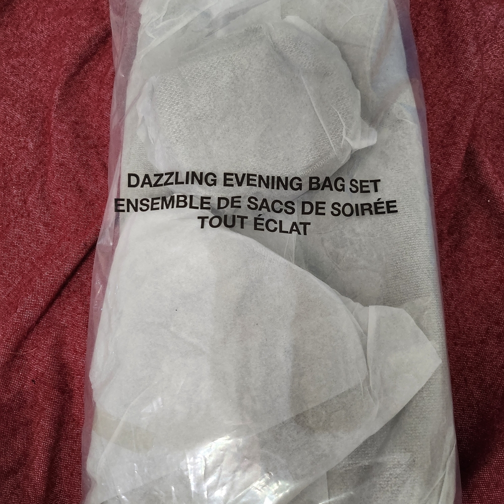 Avon Dazzling Evening Bag Set